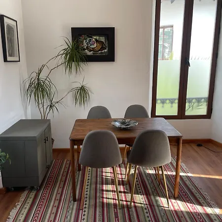 Apartman Artistic And Spacious *